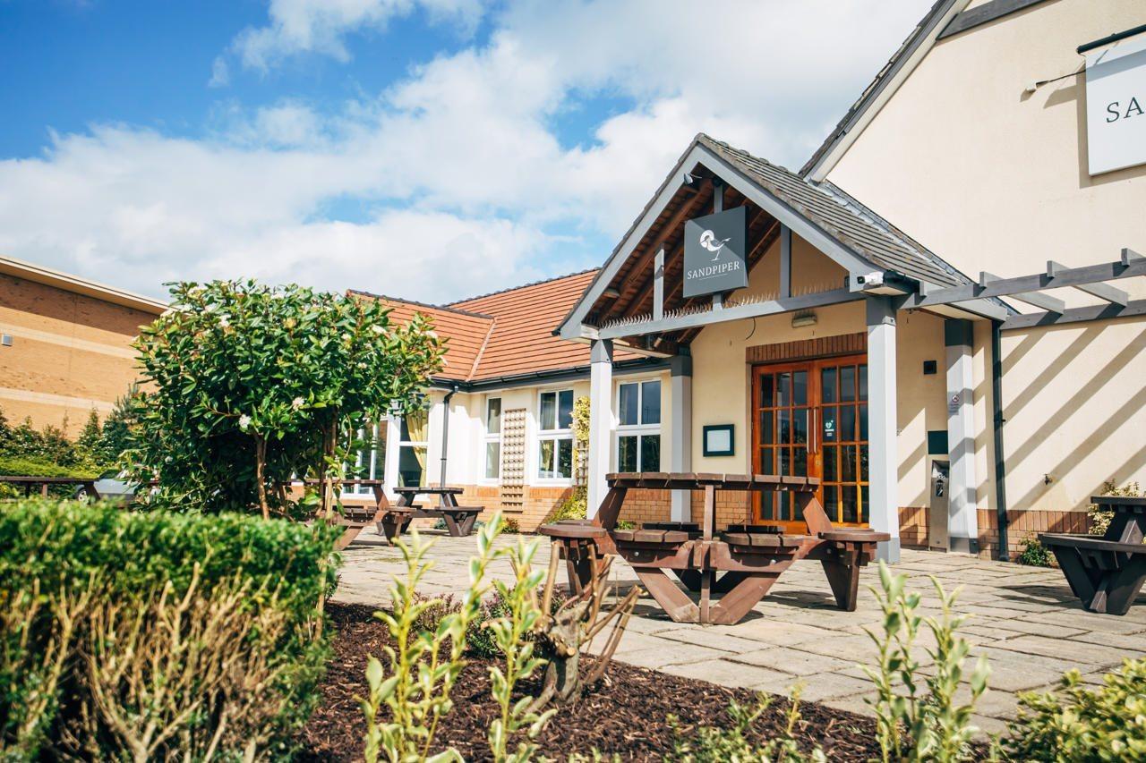 Ibis Coleraine Riverside Екстериор снимка