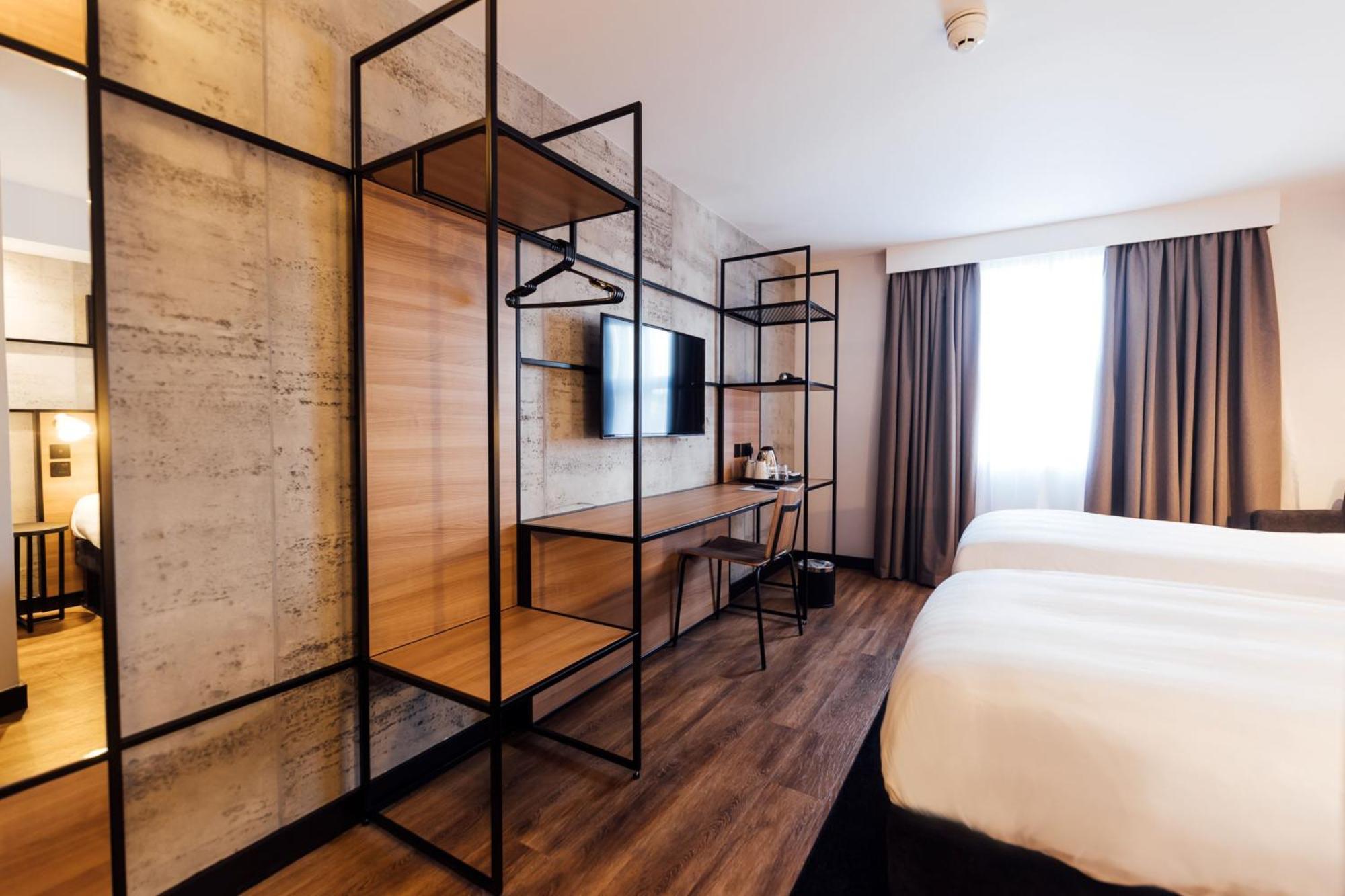 Ibis Coleraine Riverside Екстериор снимка