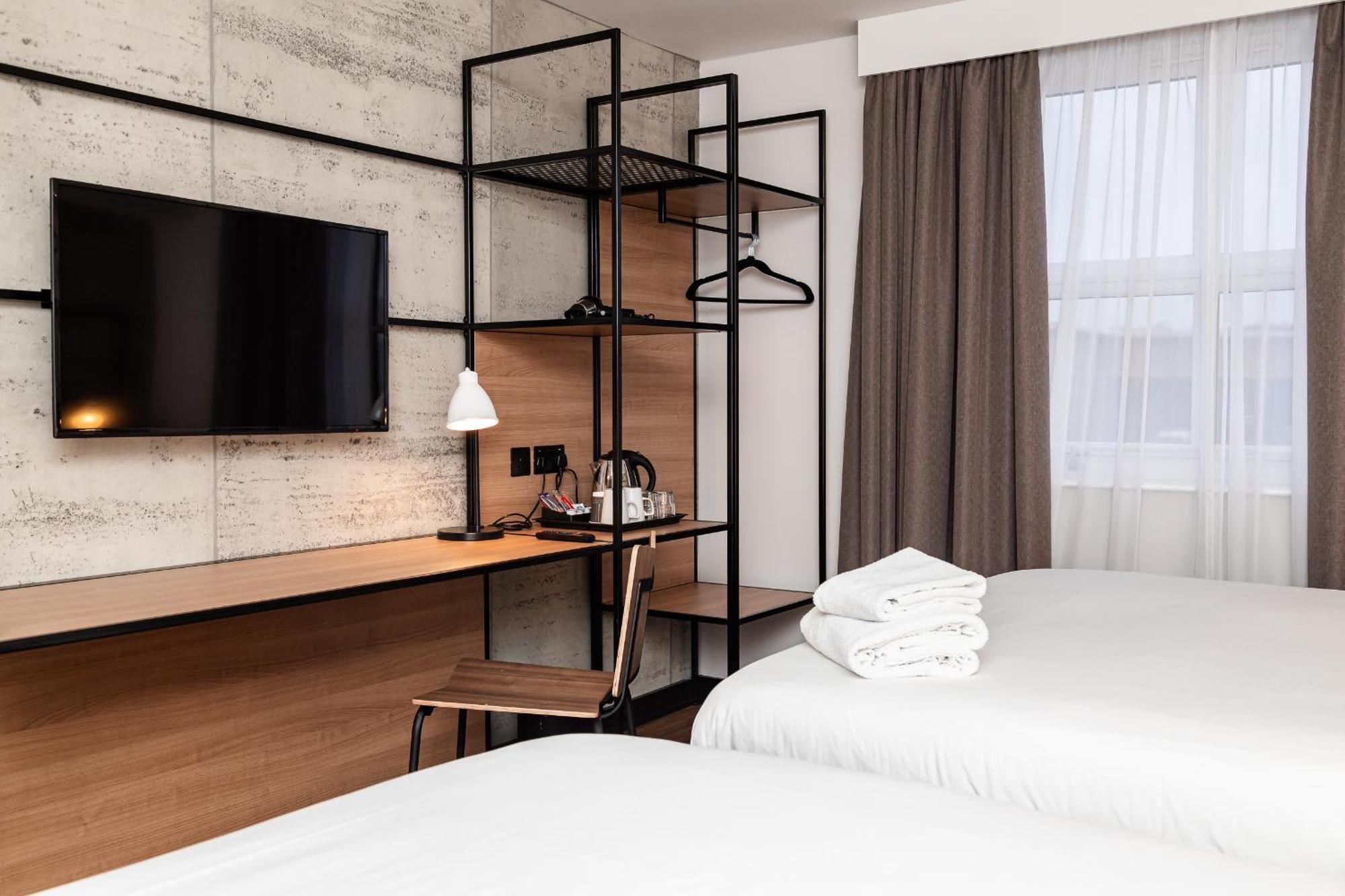 Ibis Coleraine Riverside Екстериор снимка
