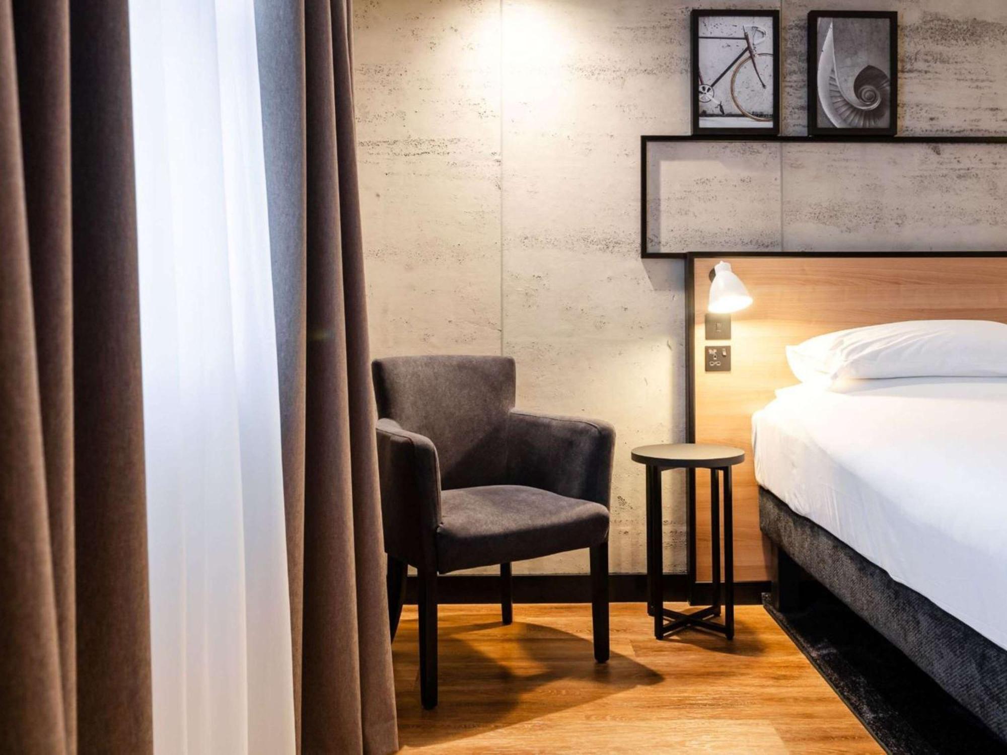 Ibis Coleraine Riverside Екстериор снимка