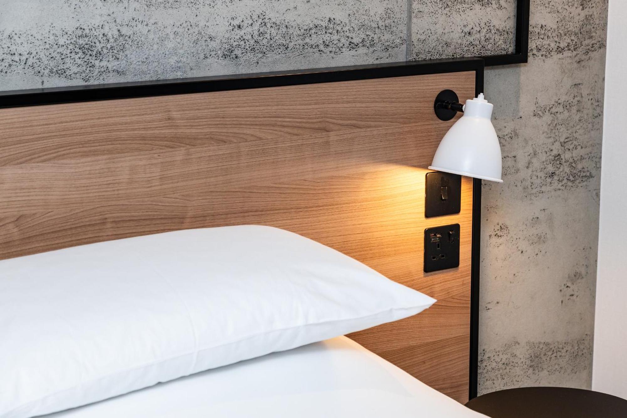 Ibis Coleraine Riverside Екстериор снимка