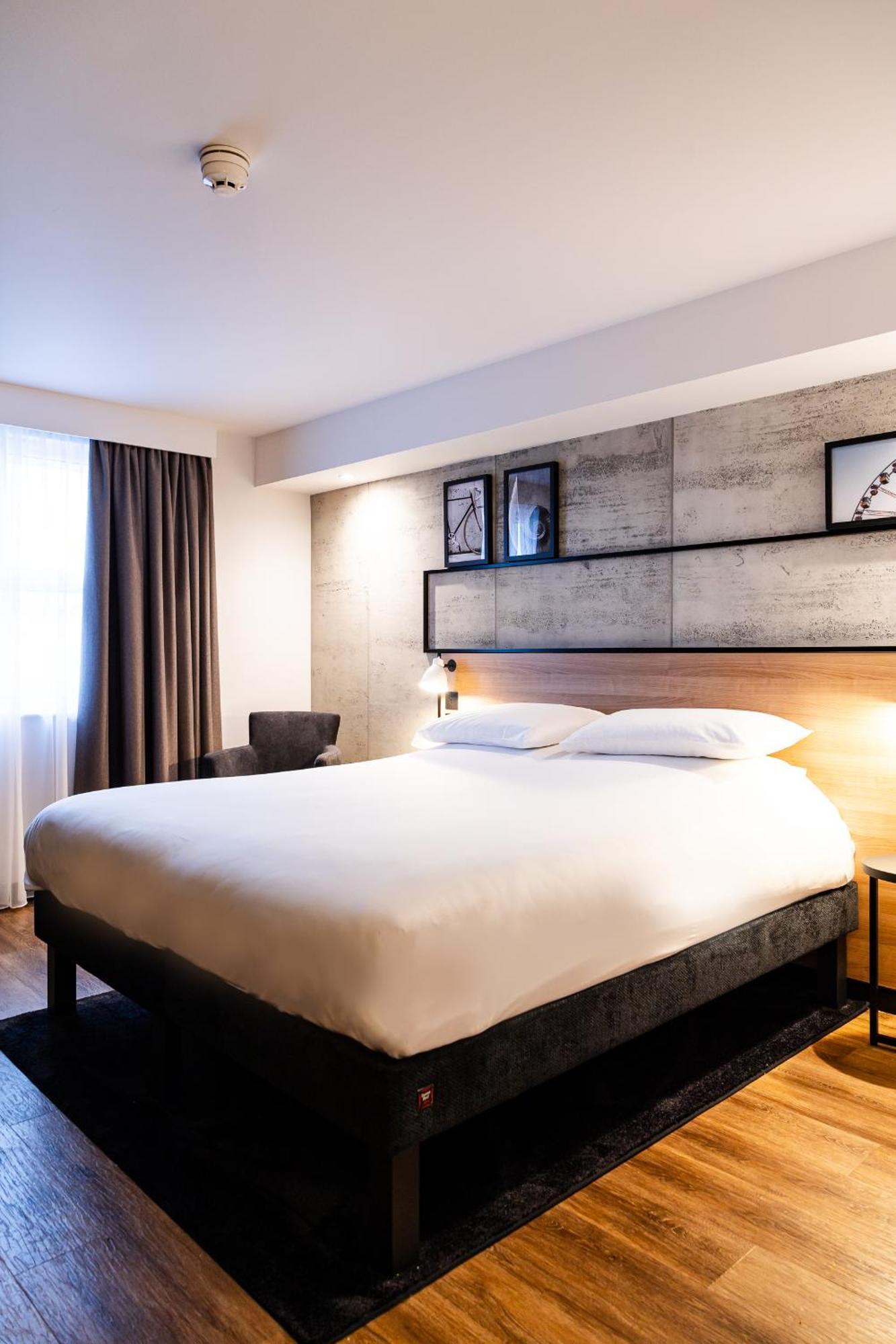 Ibis Coleraine Riverside Екстериор снимка