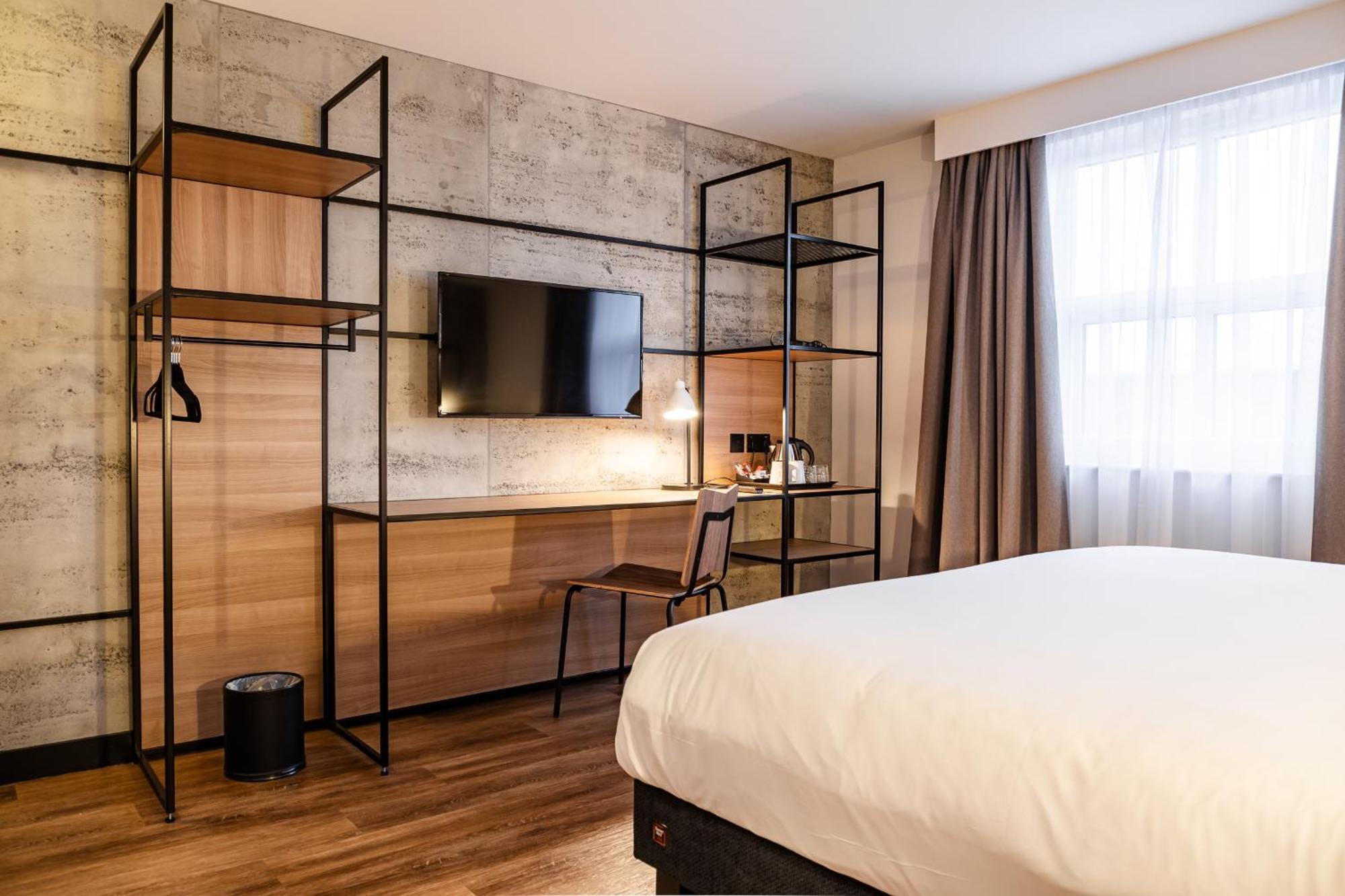 Ibis Coleraine Riverside Екстериор снимка