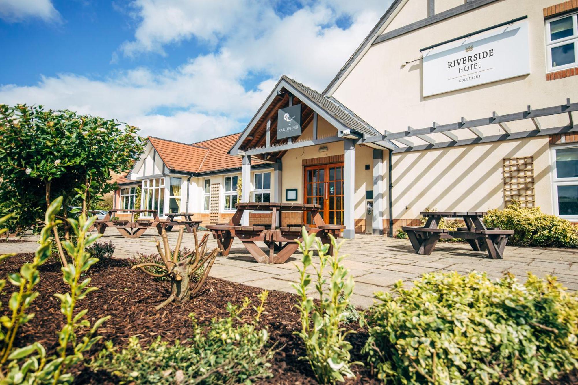 Ibis Coleraine Riverside Екстериор снимка