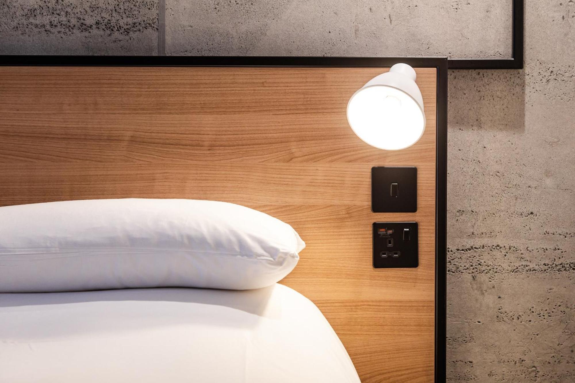 Ibis Coleraine Riverside Екстериор снимка