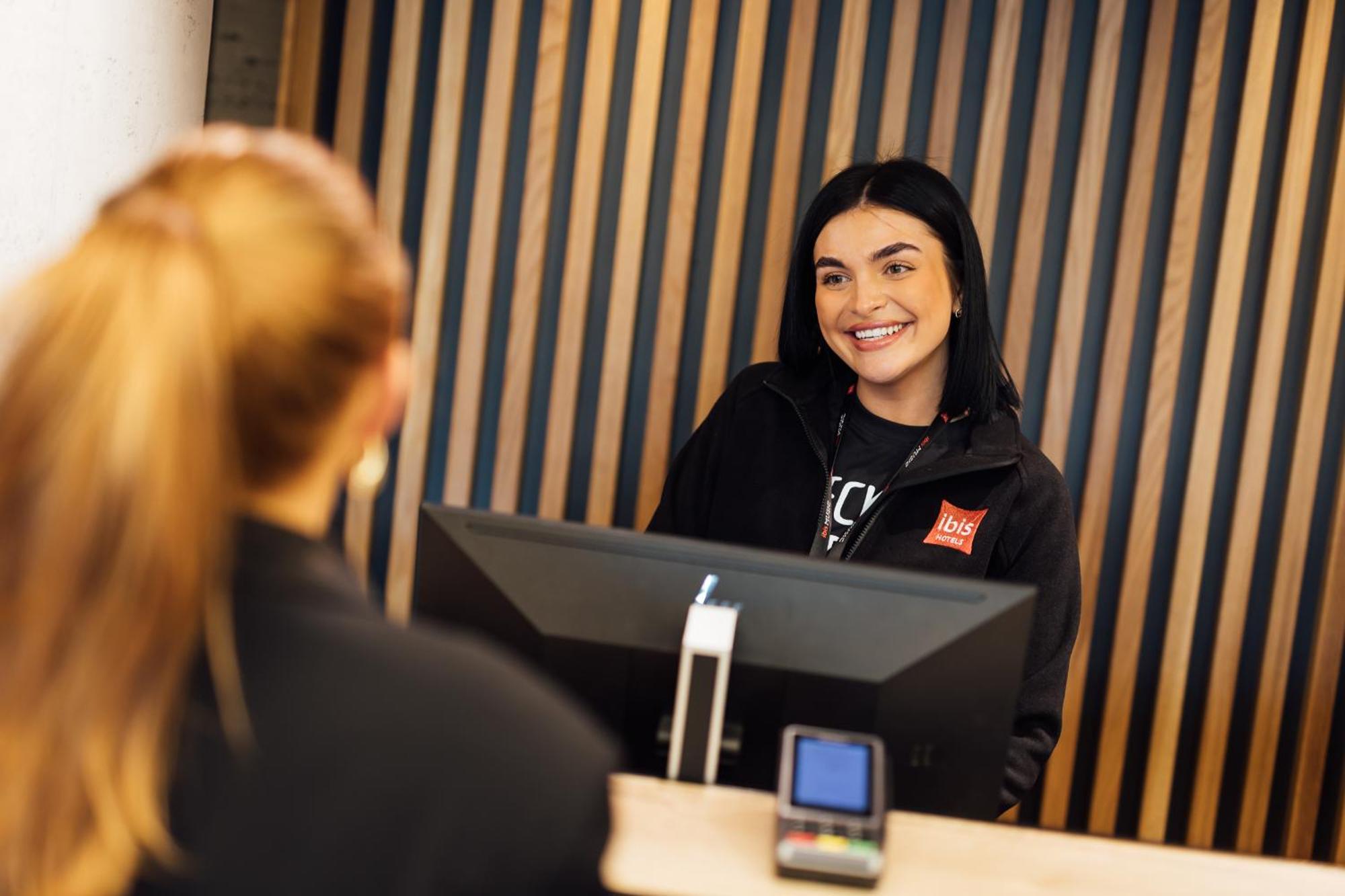 Ibis Coleraine Riverside Екстериор снимка